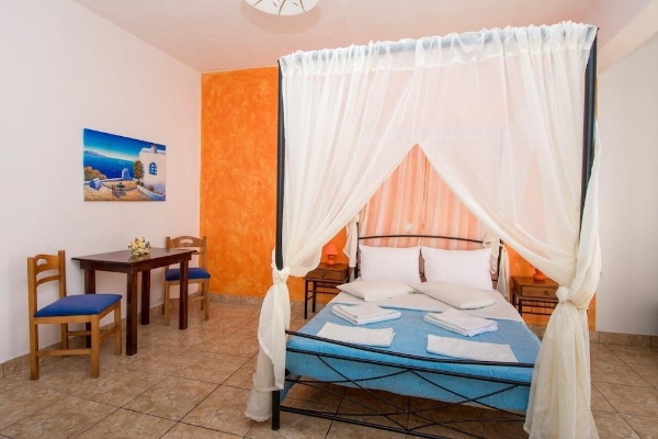 Fira Calm Hotel